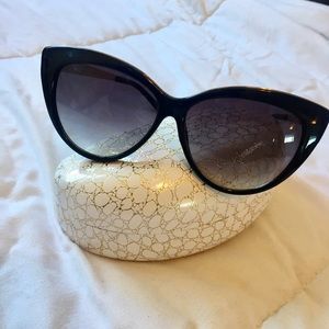 Cat eye sunglasses with hard case